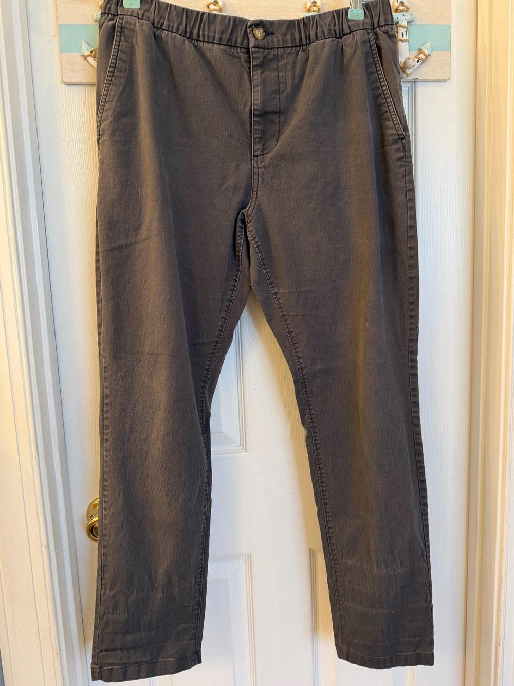 Old Navy Slim Built-In Flex Chino dark grey W/ elasticized flex waistband Sz L